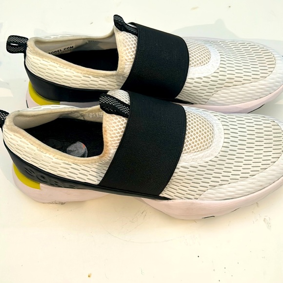 Sorel Women's Kinetic Impact Slip On Strap Shoes in White & Bolt sz US 9.5 - Picture 2 of 5